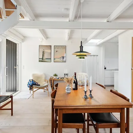 Beautiful In With Kitchen Holiday home